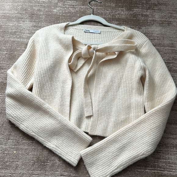 Bow tie up cardigan & crop top set - Picture 3 of 3